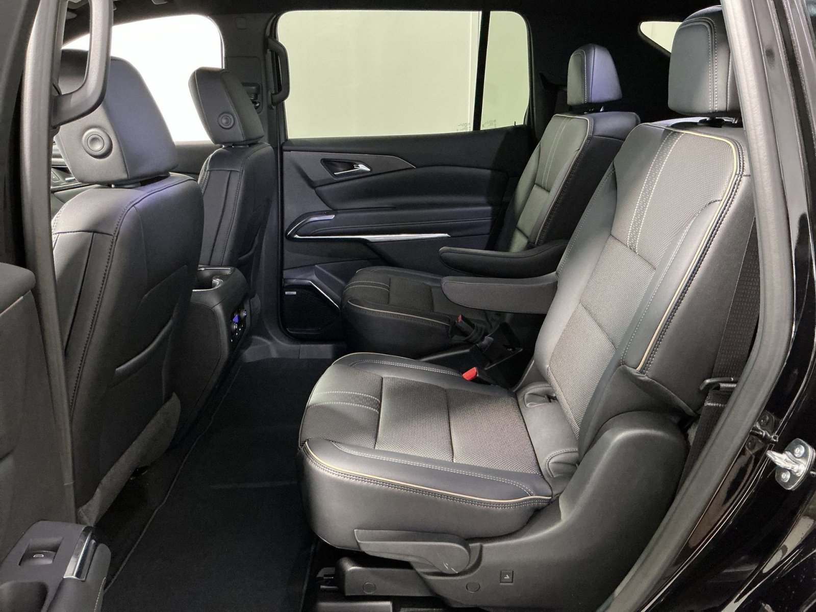 New 2026 Chevrolet Traverse High Country image 32
