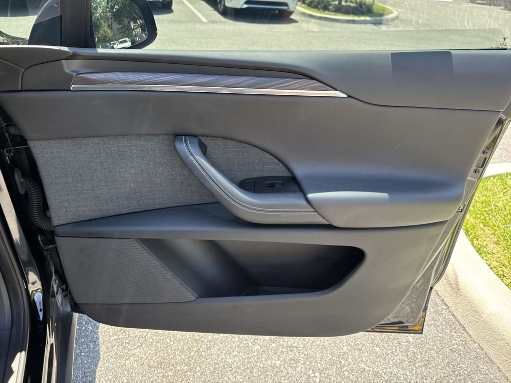 Used 2024 Tesla Model X image 44