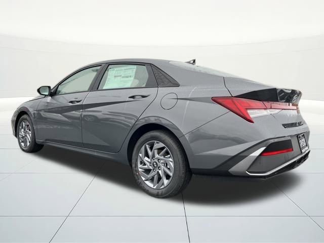 New 2026 Hyundai Elantra Blue image 3