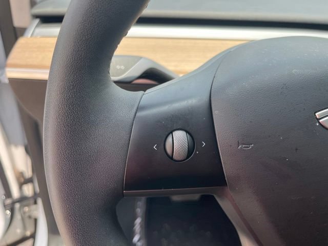 Used 2021 Tesla Model Y Long Range AWD/4WD image 21