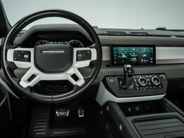 Used 2022 Land Rover Defender 110 S image 19