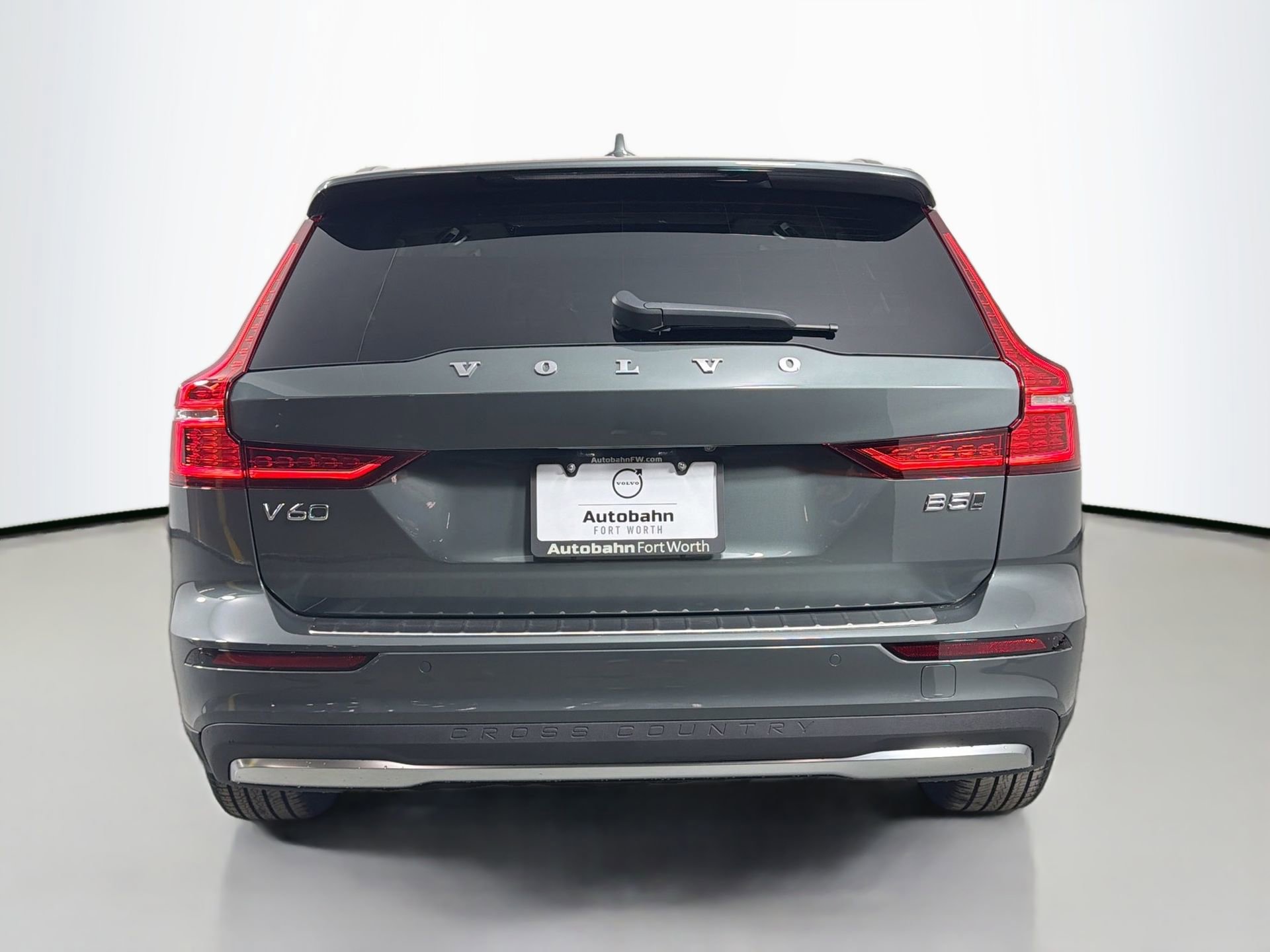 New 2026 Volvo V60 B5 Cross Country Ultra w/ Protection Package Premier image 6