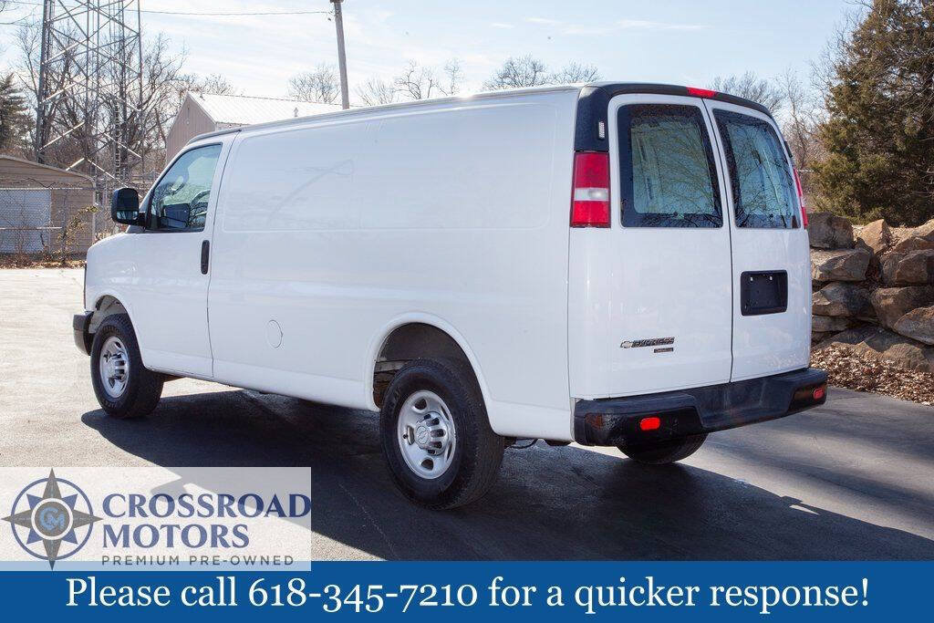 Used 2016 Chevrolet Express 2500 RWD image 4