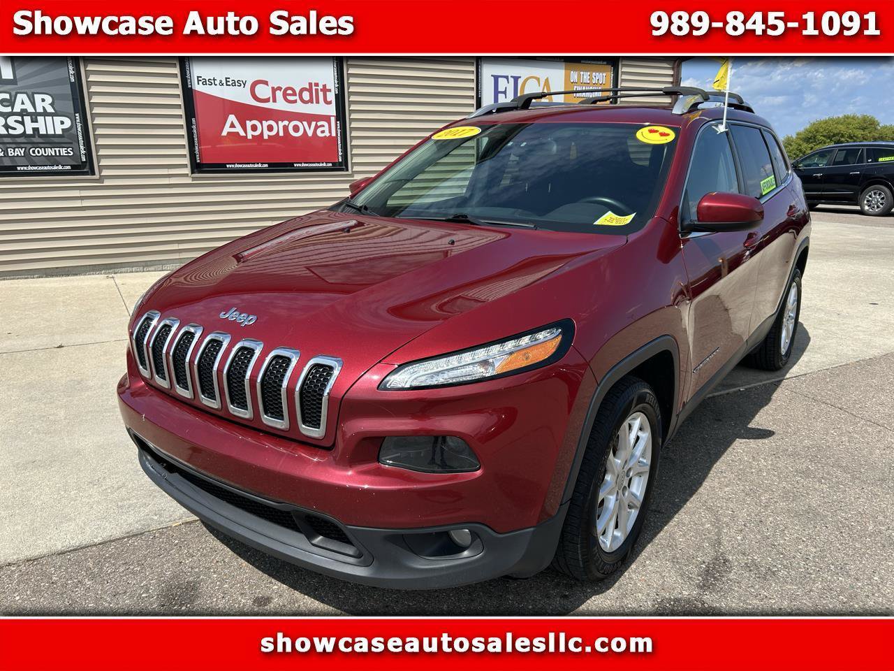 Used 2017 Jeep Cherokee Latitude FWD image 1