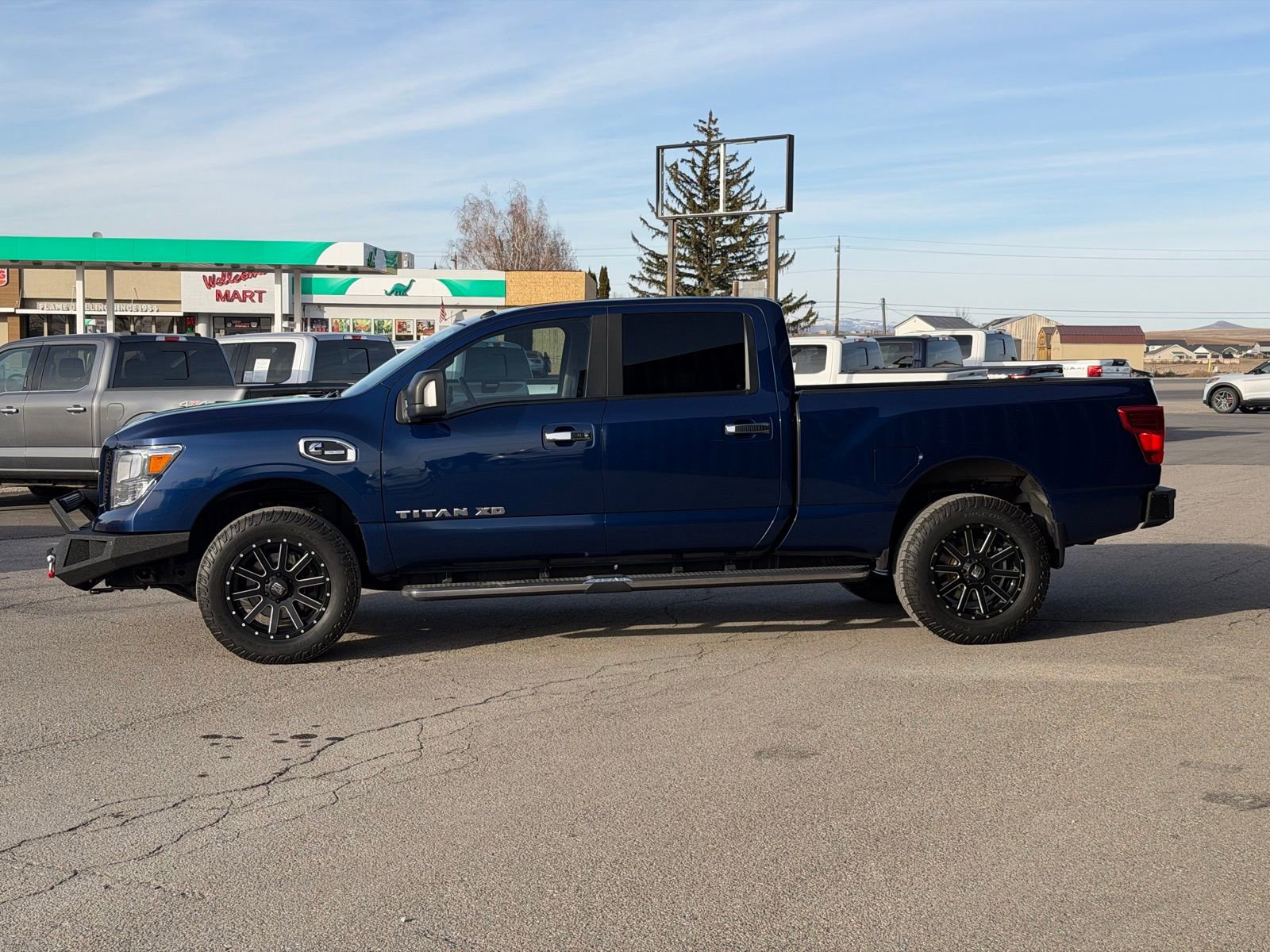 Used 2019 Nissan Titan SV w/ SV Convenience Package image 10