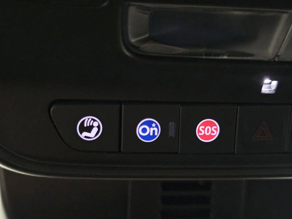 Used 2025 Buick Enclave Preferred image 17