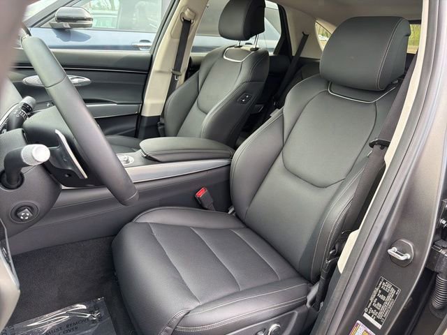 Used 2024 Genesis GV70 2.5T w/ Select Package image 15