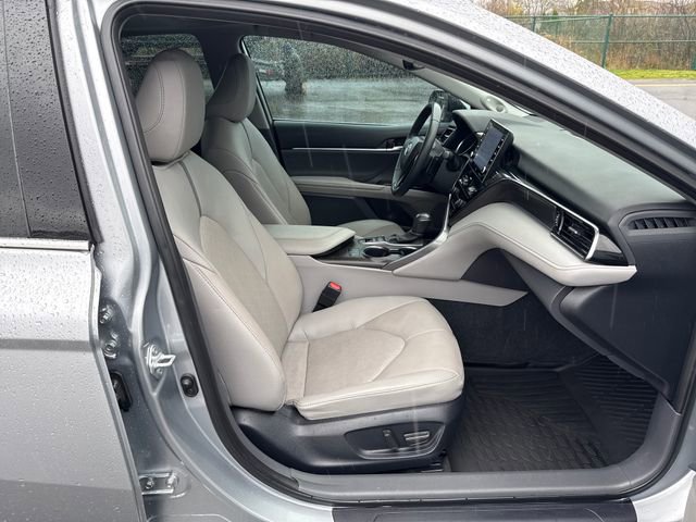 Used 2024 Toyota Camry XSE w/ Navigation Package image 13