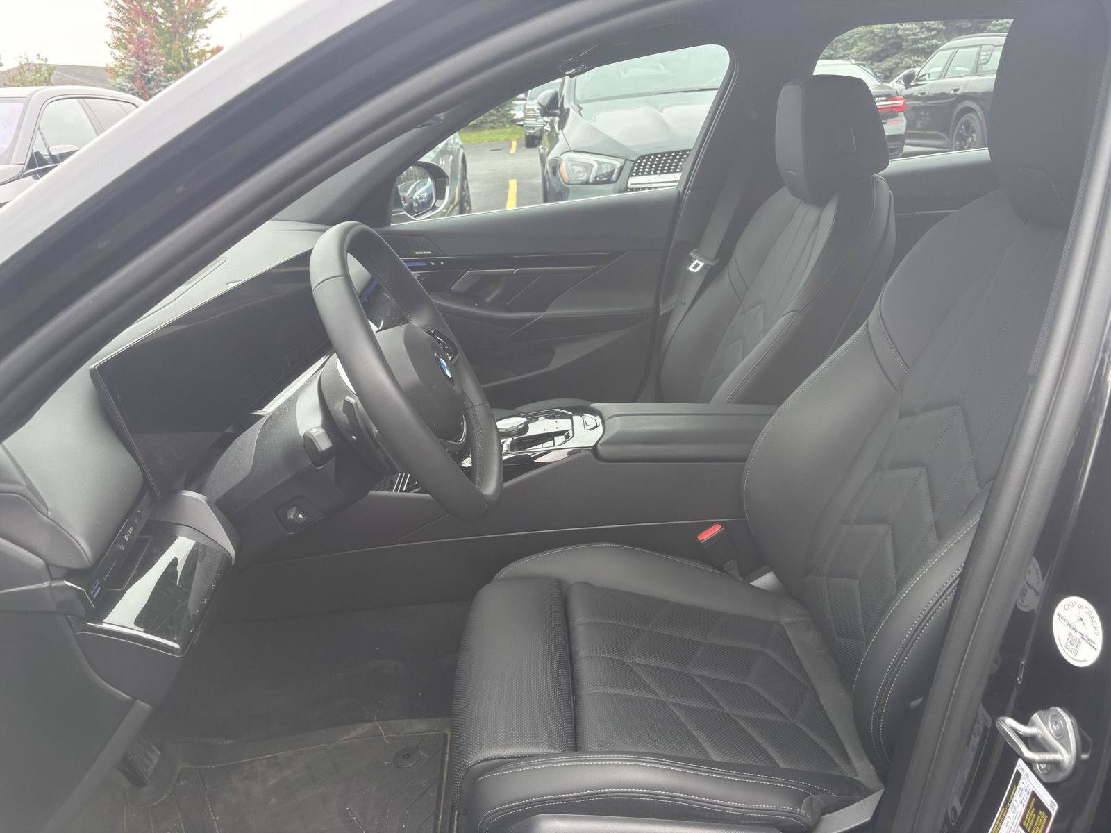 Used 2024 BMW 530i xDrive w/ Premium Package AWD/4WD image 9
