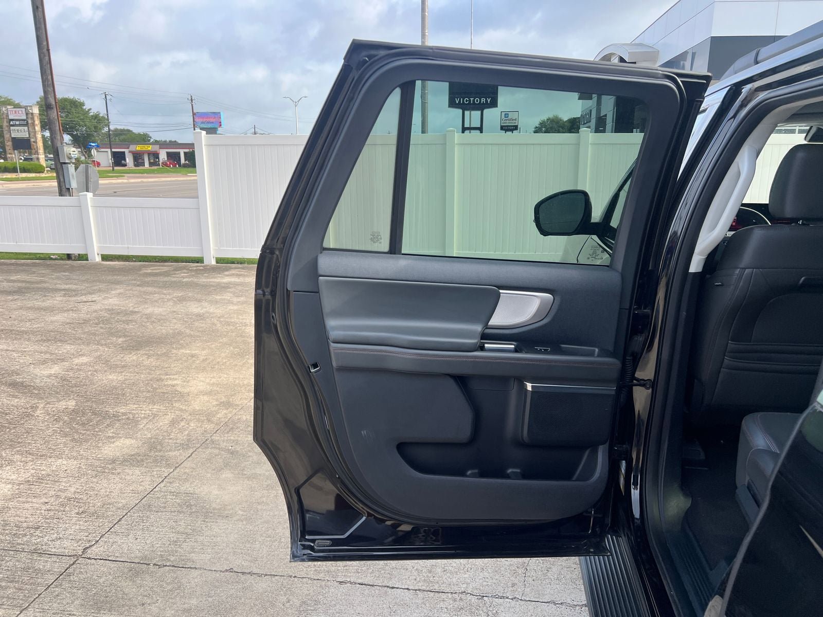 Used 2025 Ford Expedition Max Active AWD/4WD image 17
