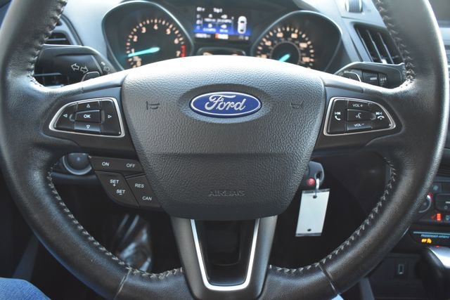 Used 2017 Ford Escape SE w/ SE Sport Appearance Package image 18