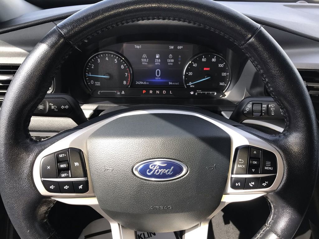 Used 2022 Ford Explorer XLT image 14