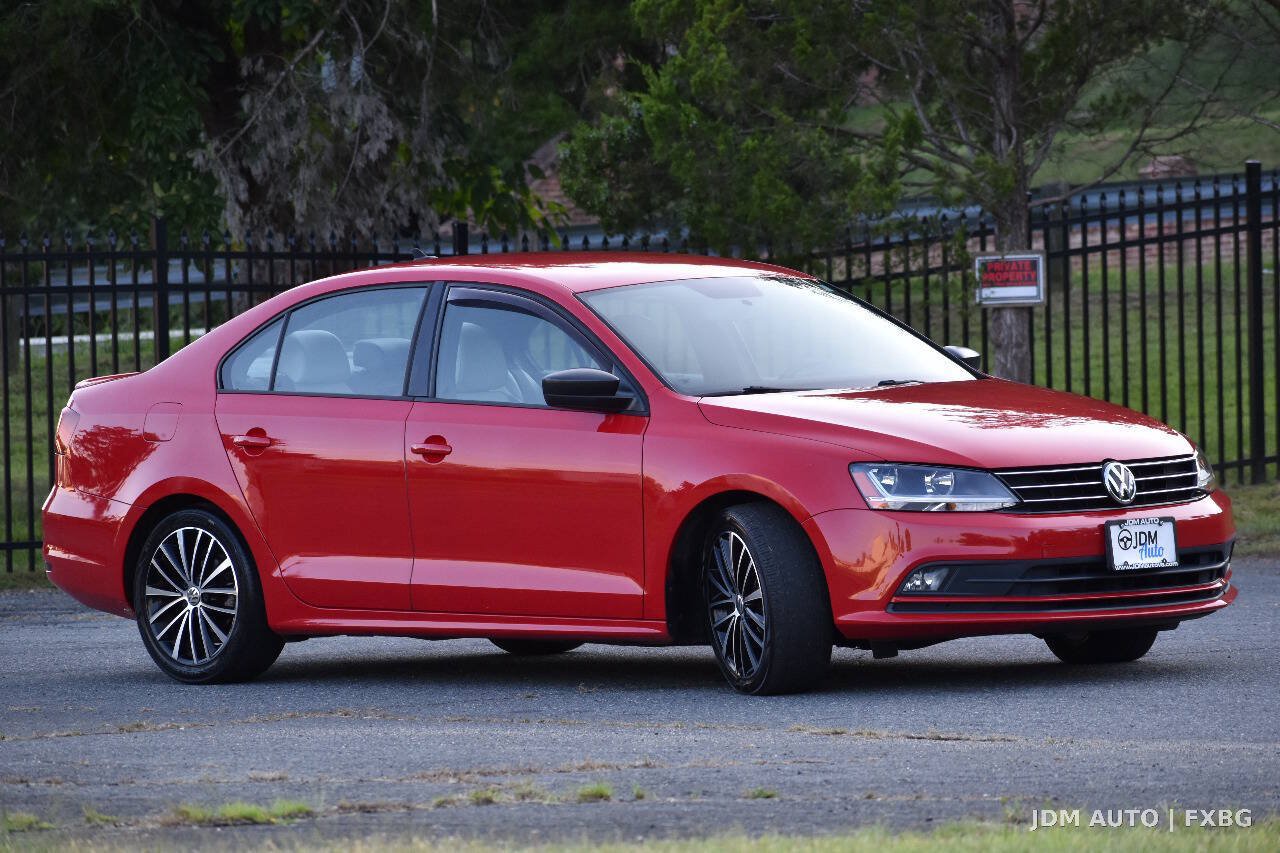Used 2017 Volkswagen Jetta Sport FWD image 4