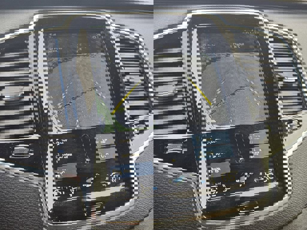 Used 2018 Volvo XC90 T8 Inscription w/ Convenience Package image 11