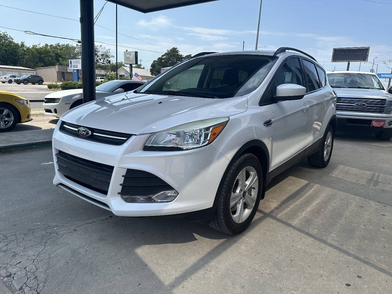 Used 2015 Ford Escape SE w/ Equipment Group 201A AWD/4WD image 4