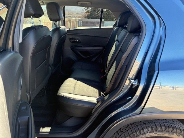 Used 2022 Chevrolet Trax LT w/ Driver Confidence Package image 18
