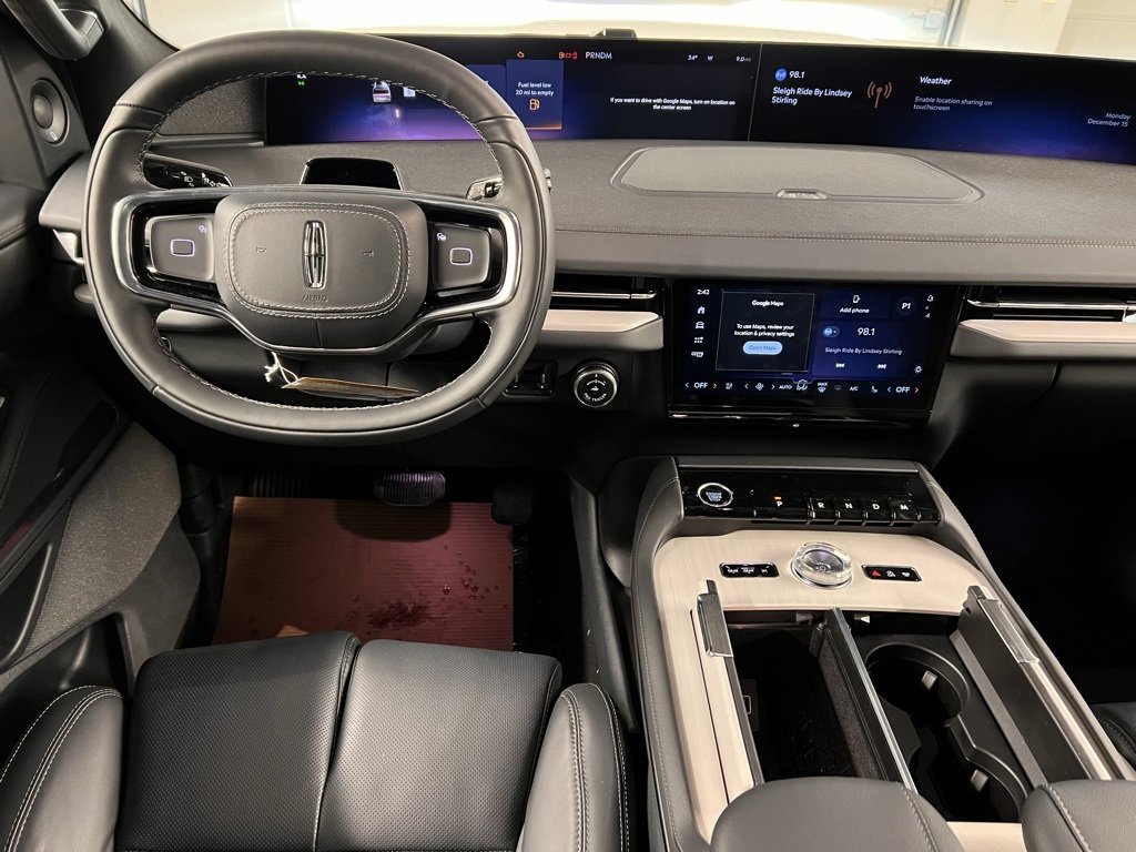 Used 2025 Lincoln Navigator Reserve w/ Jet Appearance Package image 8