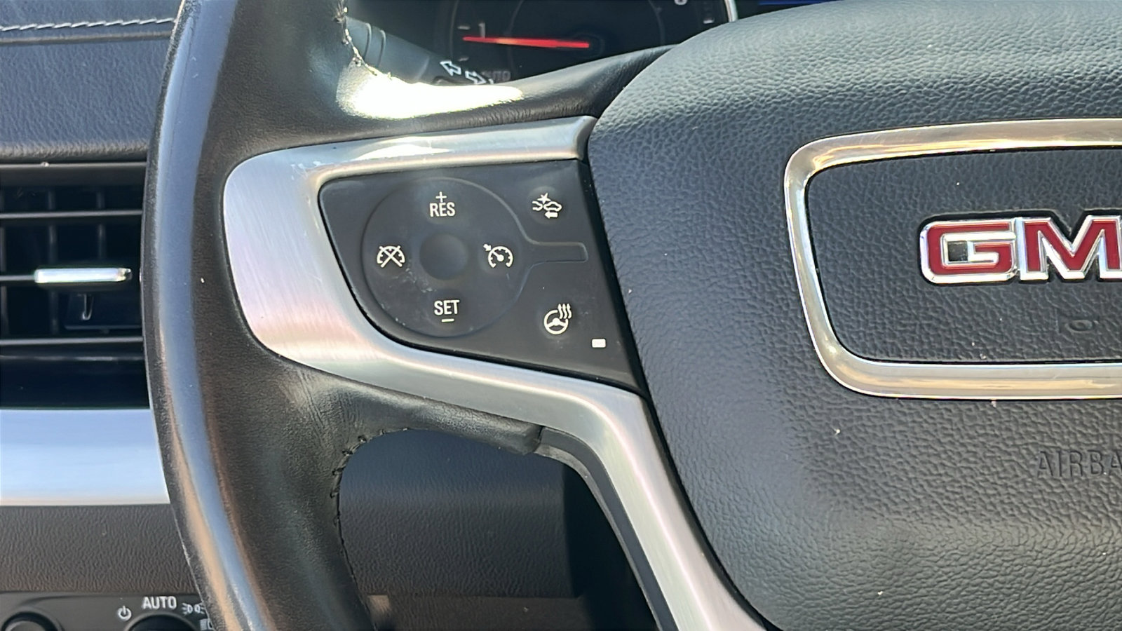 Certified 2022 GMC Terrain SLT w/ Infotainment Package II image 16