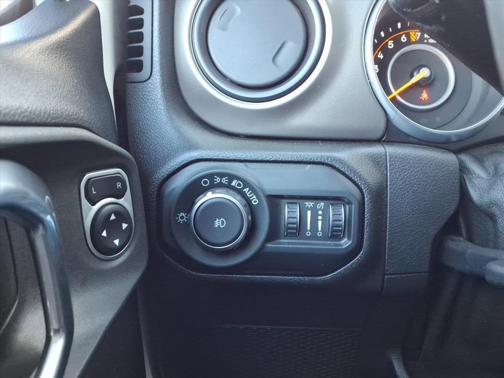 Used 2018 Jeep Wrangler Unlimited Sport S image 35