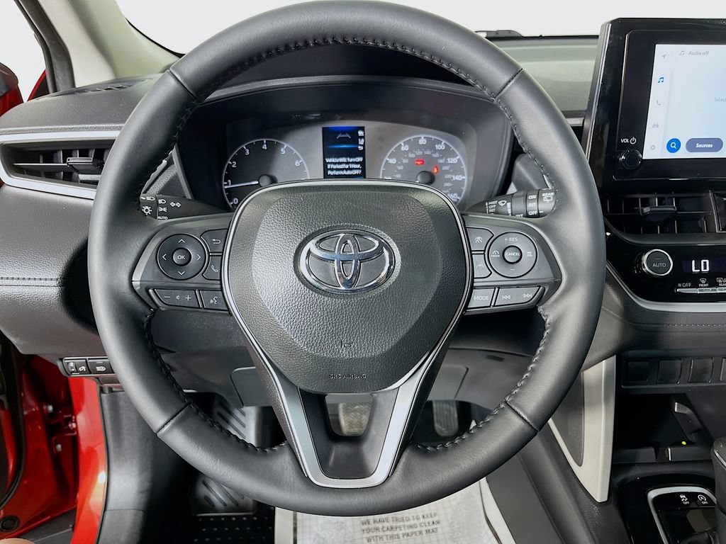 Used 2025 Toyota Corolla Cross LE w/ Moonroof Package FWD image 14