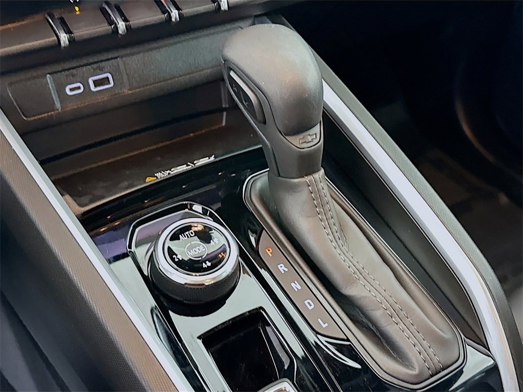 Used 2025 Chevrolet Colorado Trail Boss image 8