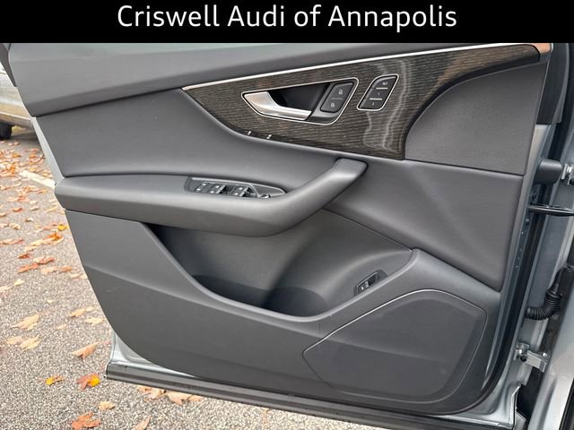 Certified 2025 Audi Q7 3.0T Premium w/ Convenience Package image 21