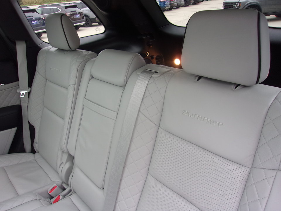 Used 2019 Jeep Grand Cherokee Summit AWD/4WD image 17
