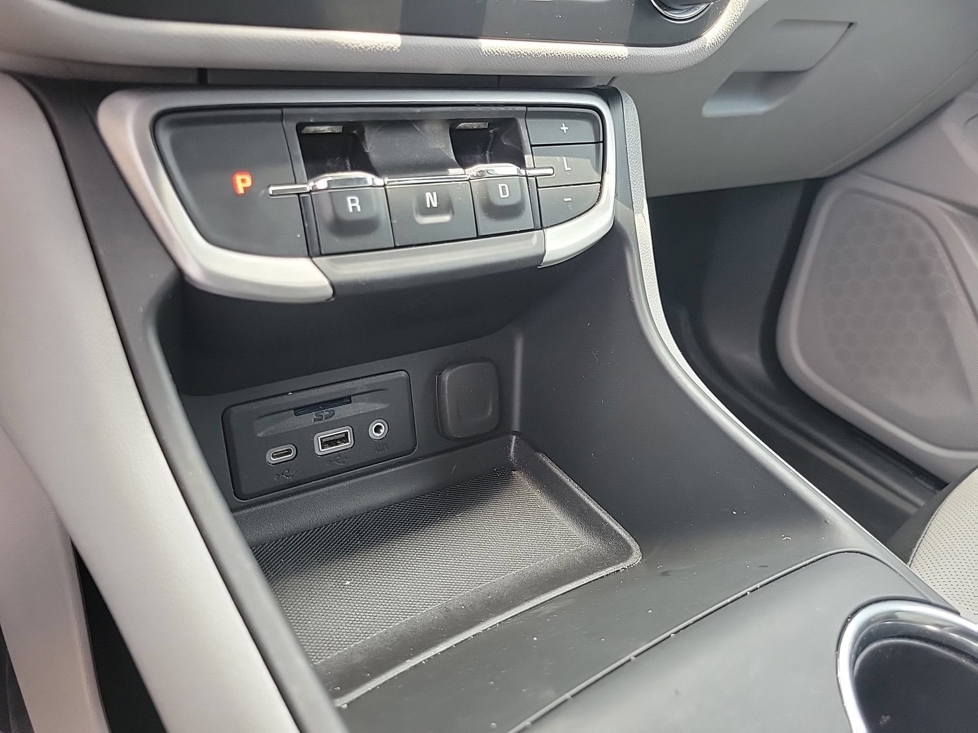 Used 2023 GMC Terrain SLT w/ LPO, Floor Liner Package FWD image 36
