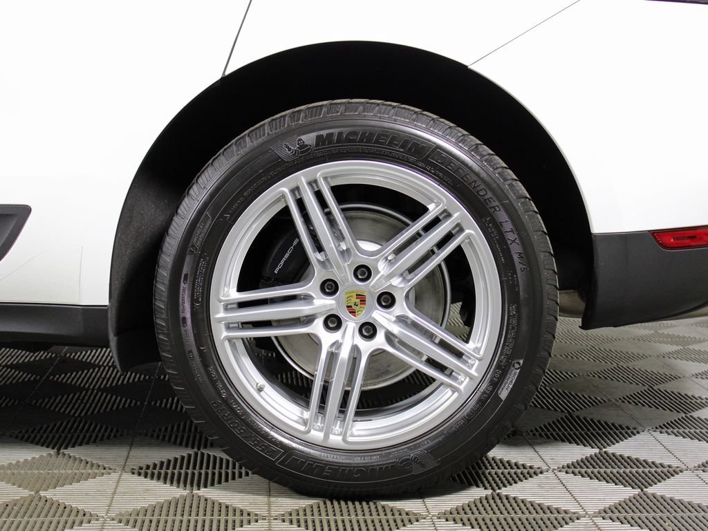 Certified 2021 Porsche Macan AWD/4WD image 14