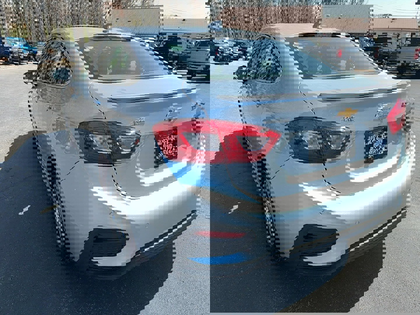 Used 2017 Chevrolet Cruze Premier FWD image 7