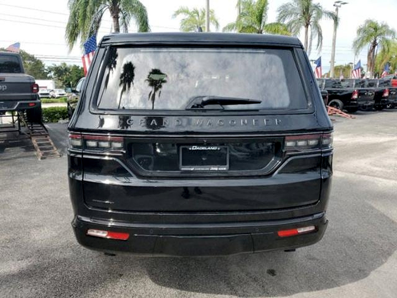 New 2023 Jeep Grand Wagoneer Series III w/ Quick Order Packagew 28T AWD/4WD image 4