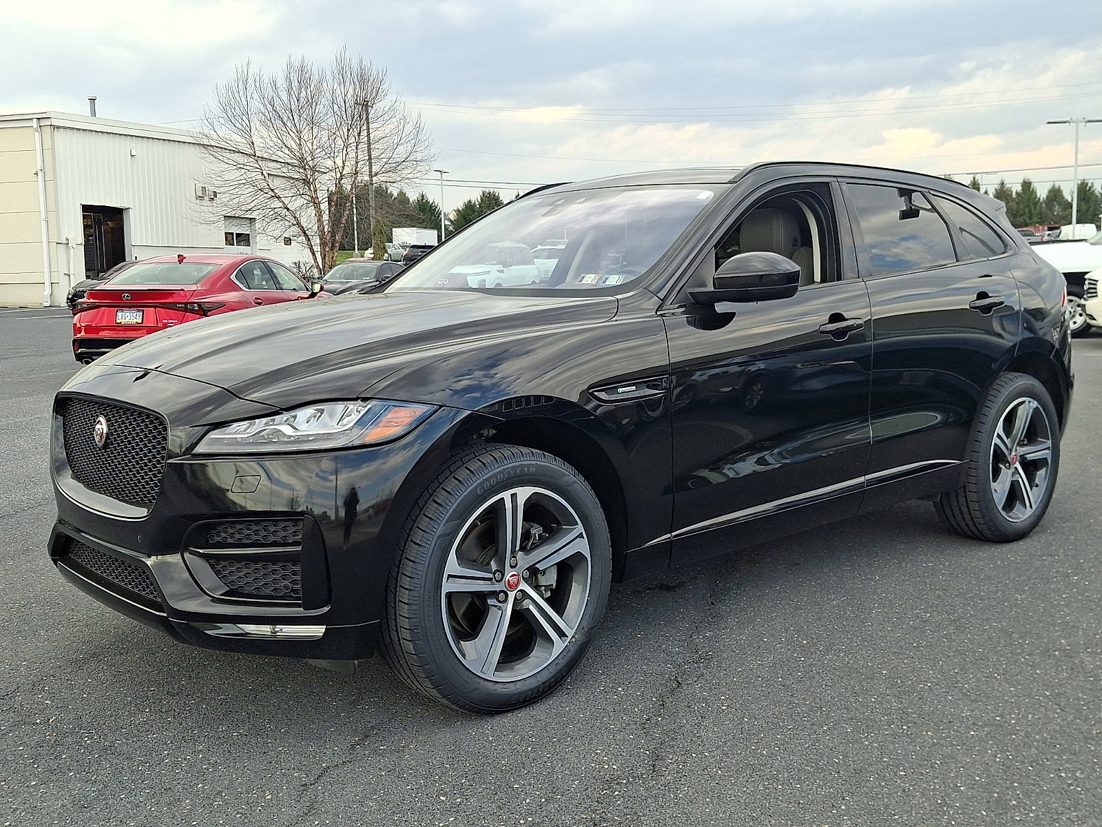 Used 2018 Jaguar F-PACE R-Sport image 3