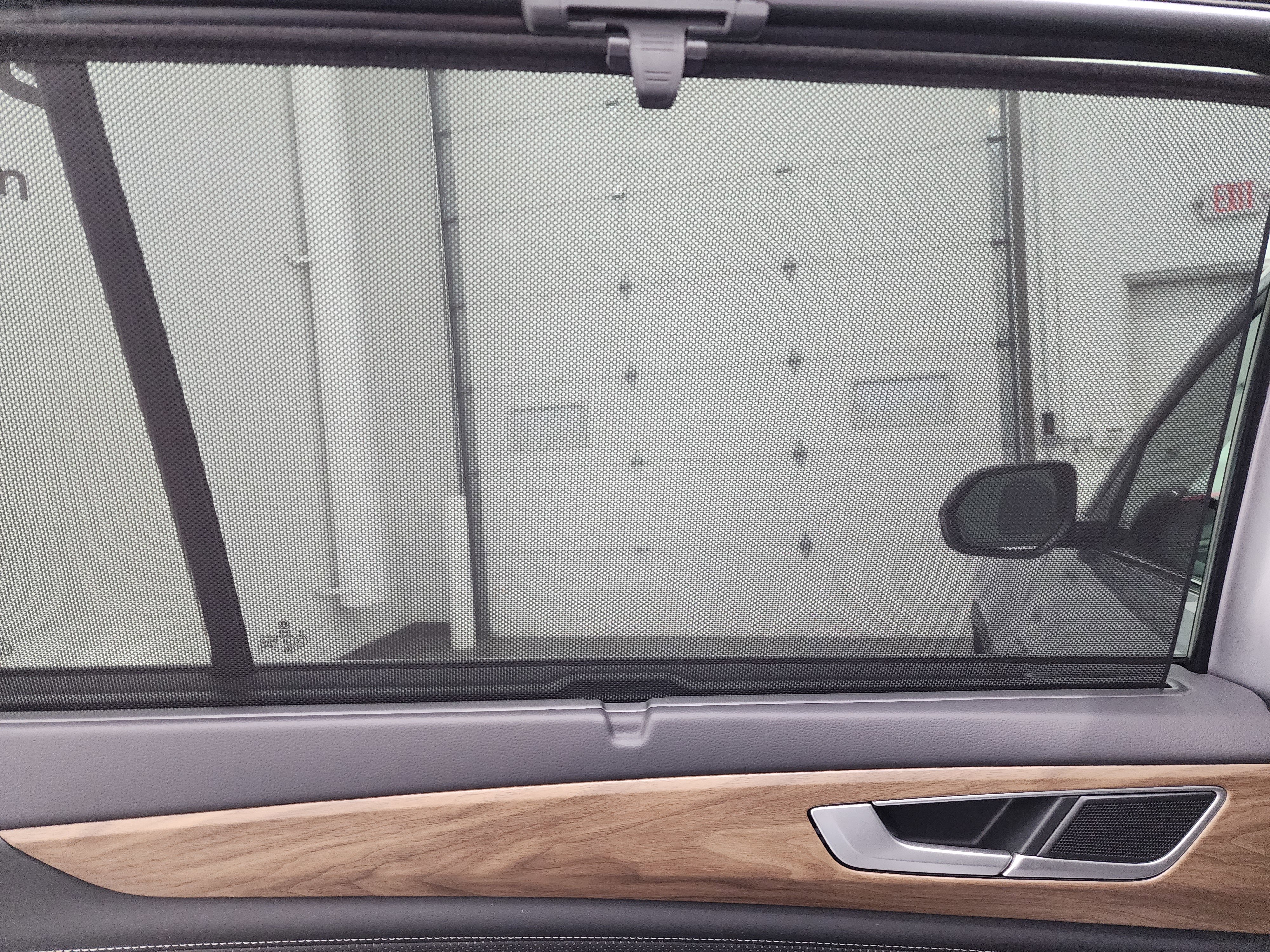 Used 2025 Volkswagen Atlas SE image 42