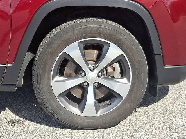 Used 2020 Jeep Cherokee Limited AWD/4WD image 11