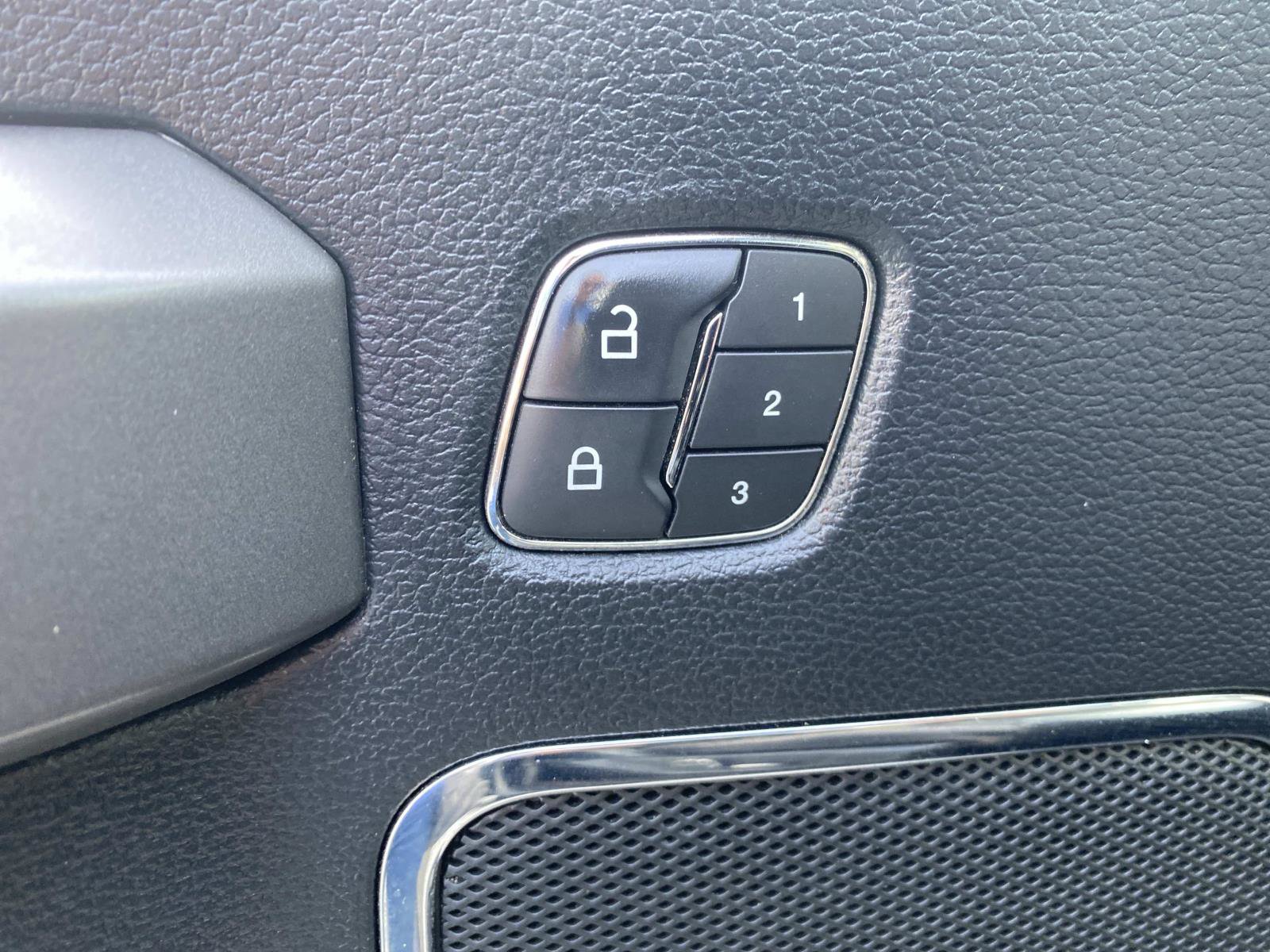 Used 2020 Ford F150 Platinum w/ Equipment Group 701A Luxury image 18