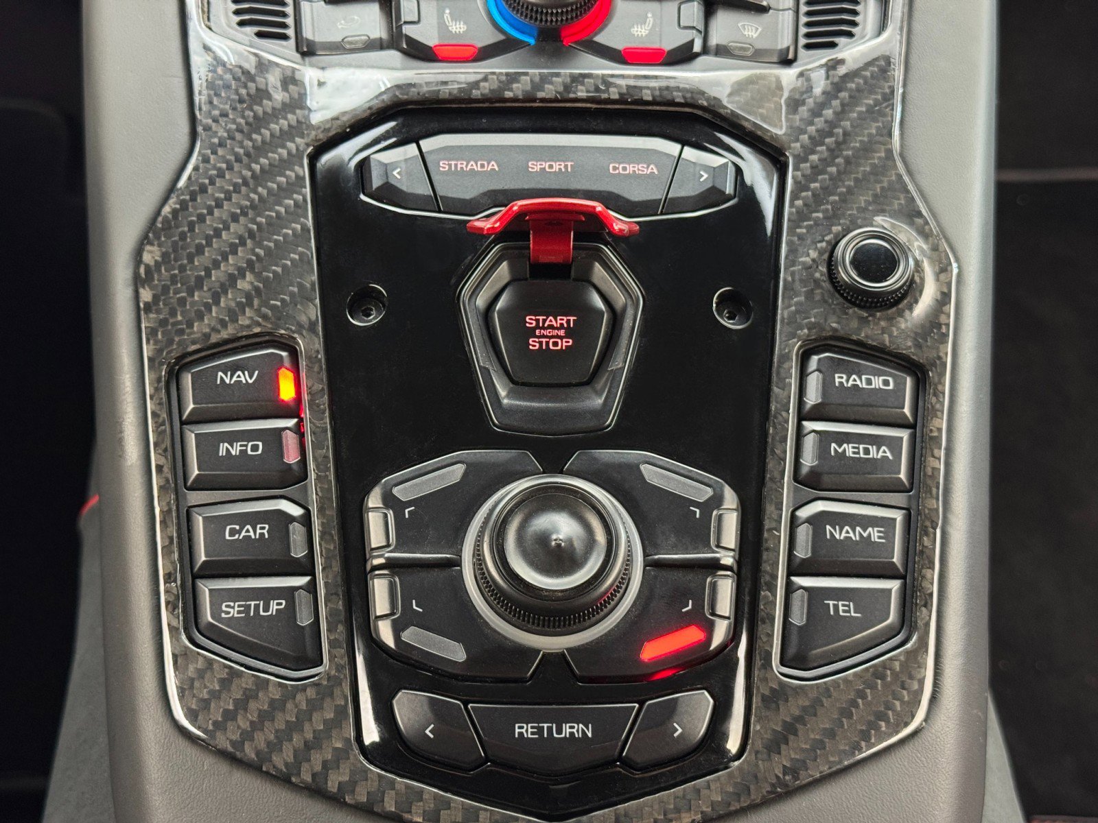 Used 2017 Lamborghini Aventador S image 34