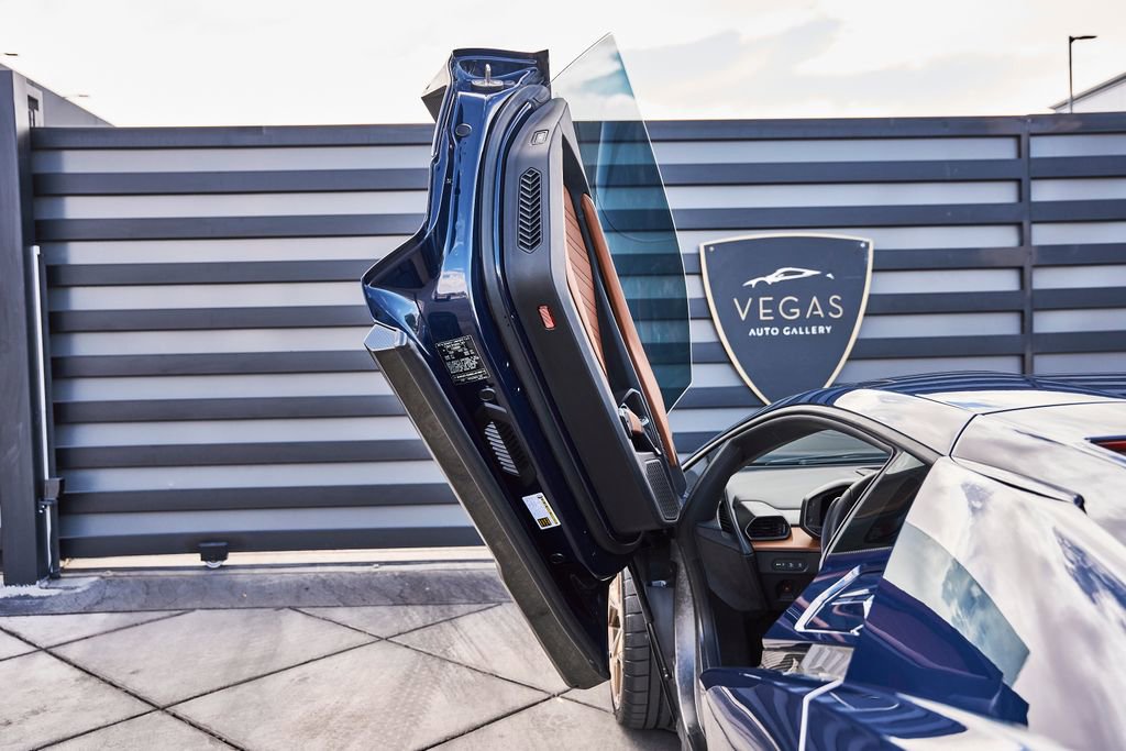 Used 2025 Lamborghini Revuelto AWD/4WD image 40