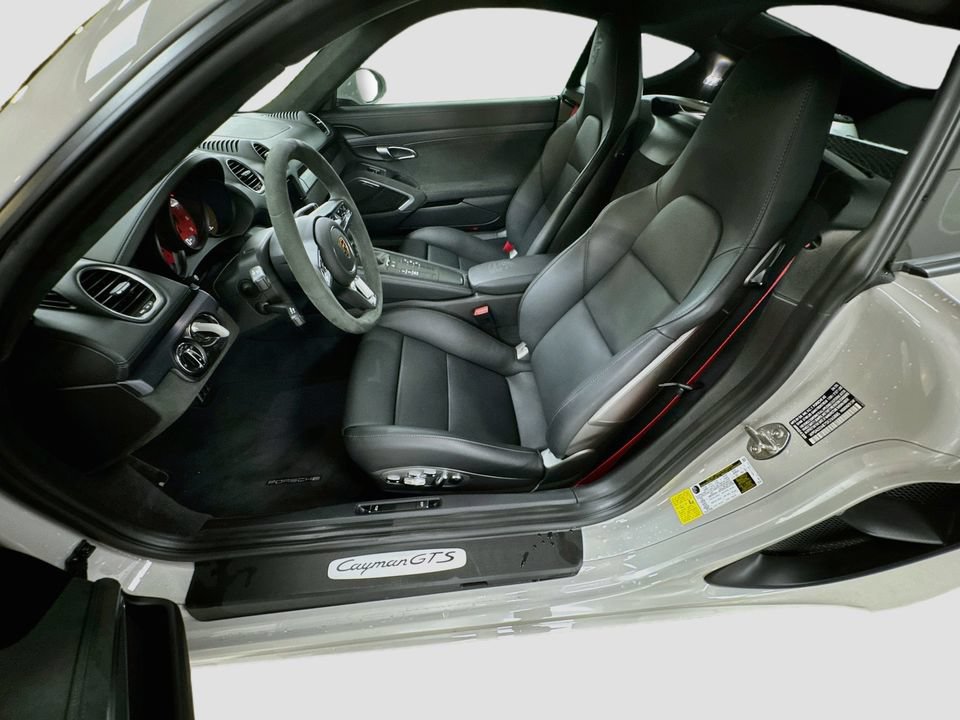Certified 2025 Porsche 718 Cayman GTS RWD image 5