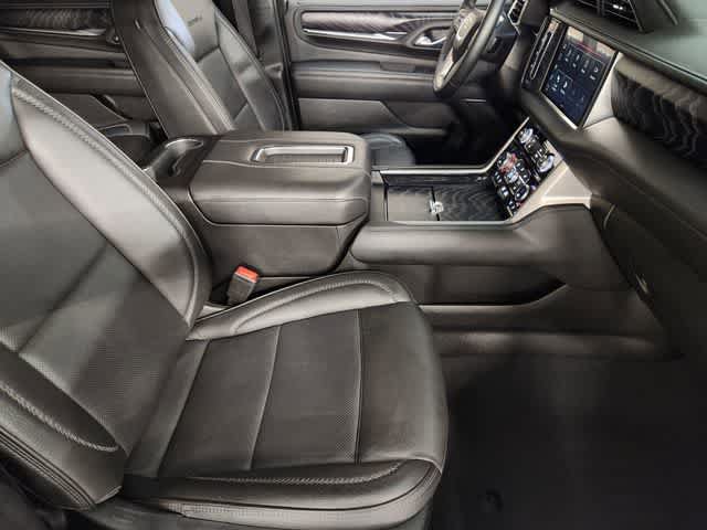 Used 2023 GMC Yukon Denali AWD/4WD image 3