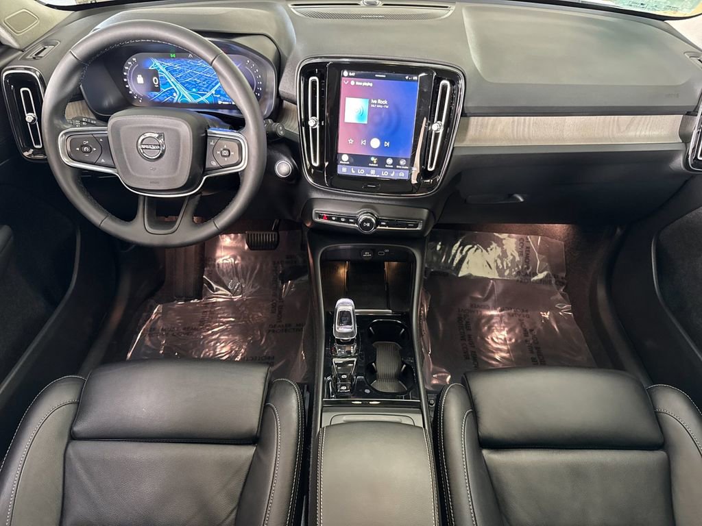 Certified 2023 Volvo XC40 B5 Ultimate image 12