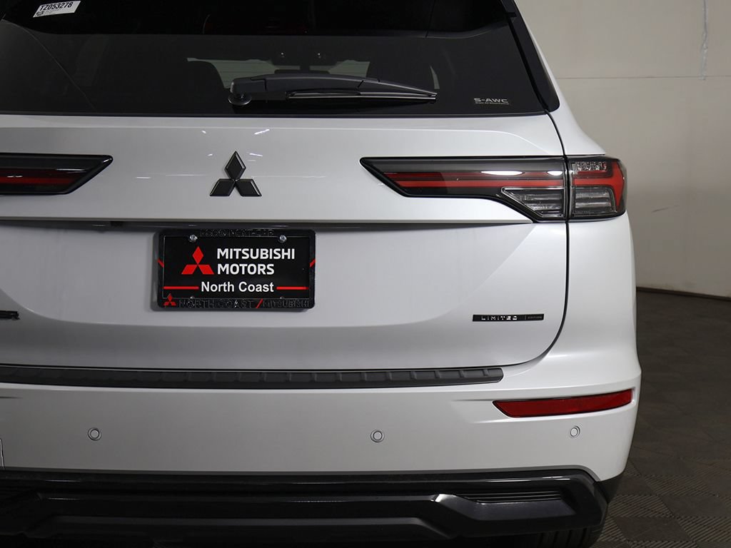 New 2026 Mitsubishi Outlander LE AWD/4WD image 16