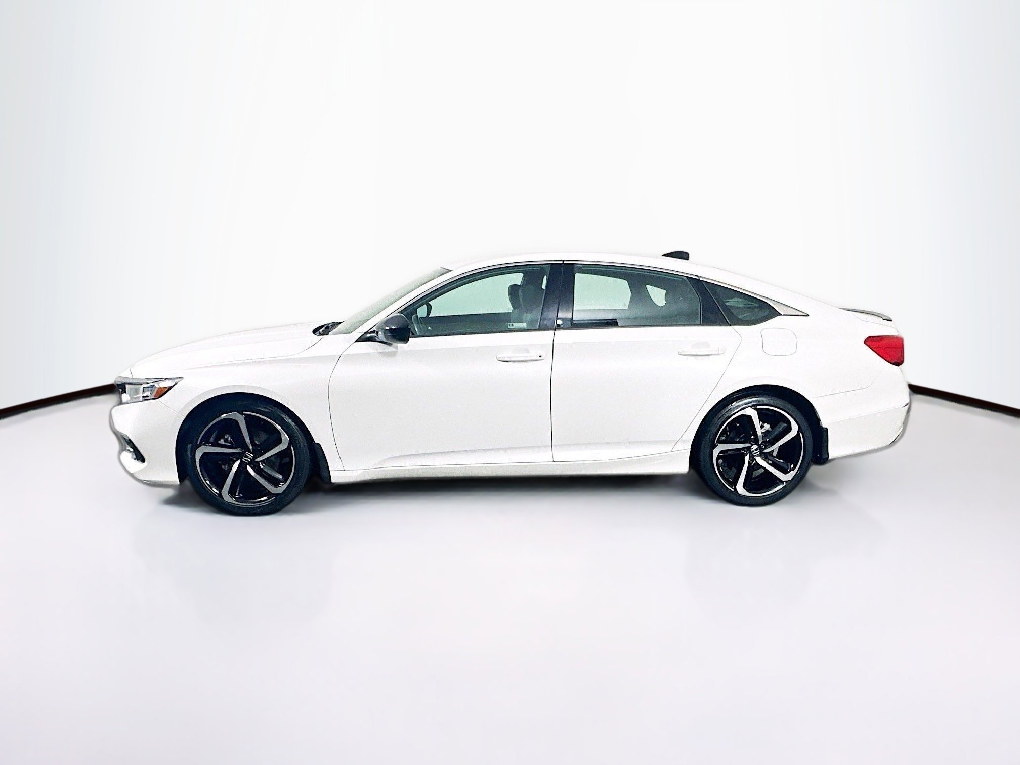Used 2022 Honda Accord Sport image 4