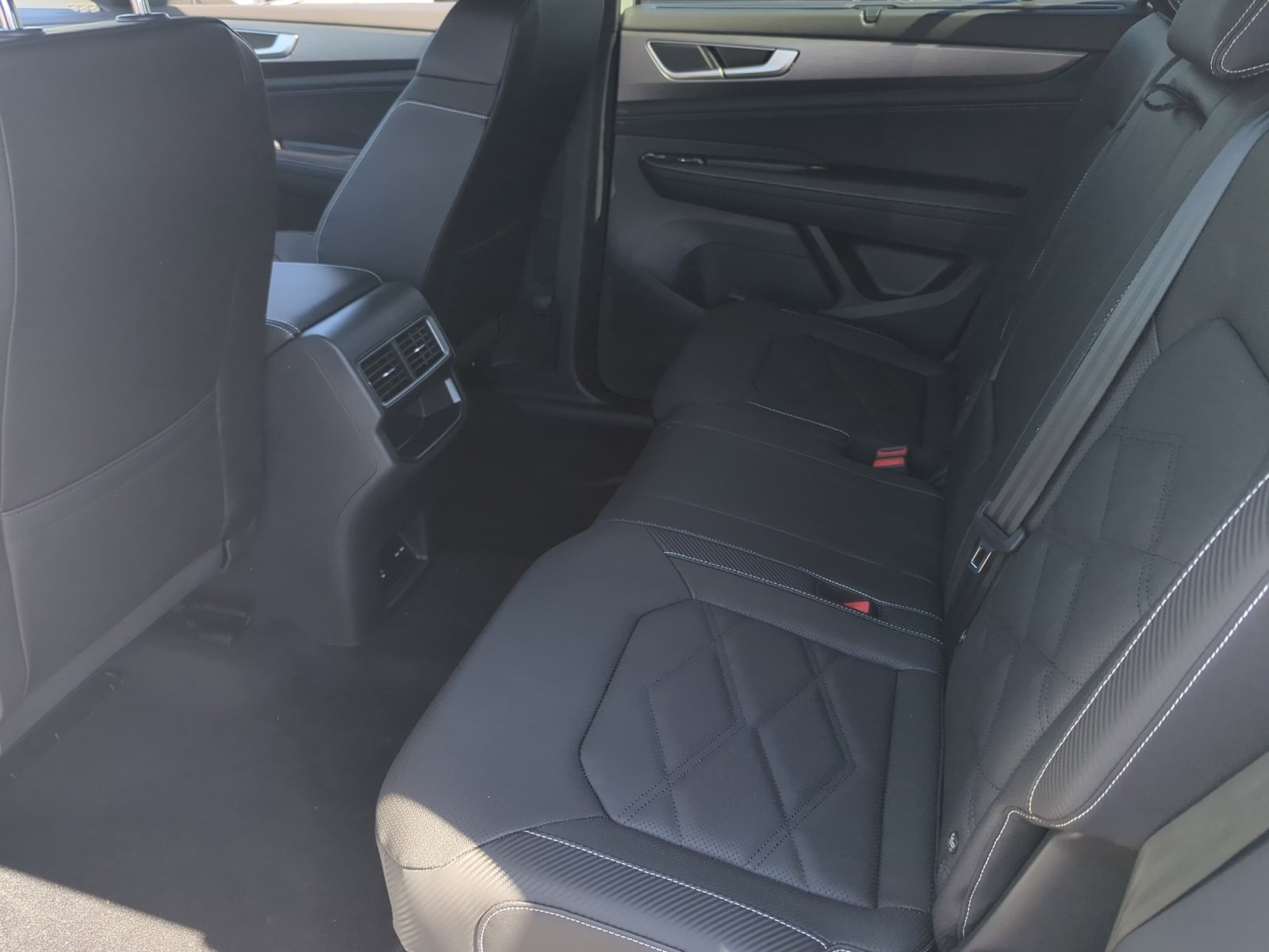 New 2026 Volkswagen Atlas Cross Sport SE image 17