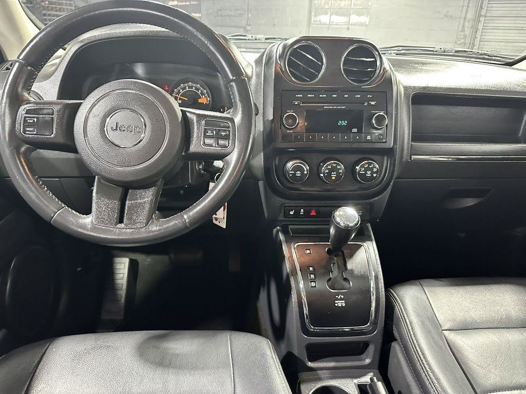 Used 2016 Jeep Patriot High Altitude AWD/4WD image 24