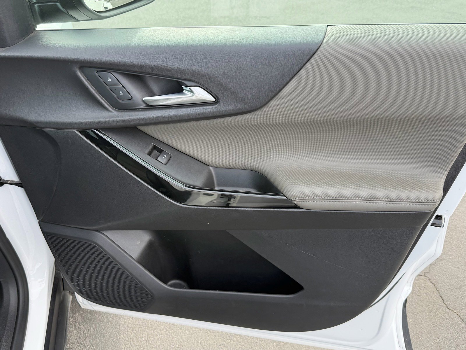 Used 2025 Chevrolet Equinox LT w/ Convenience Package II image 21