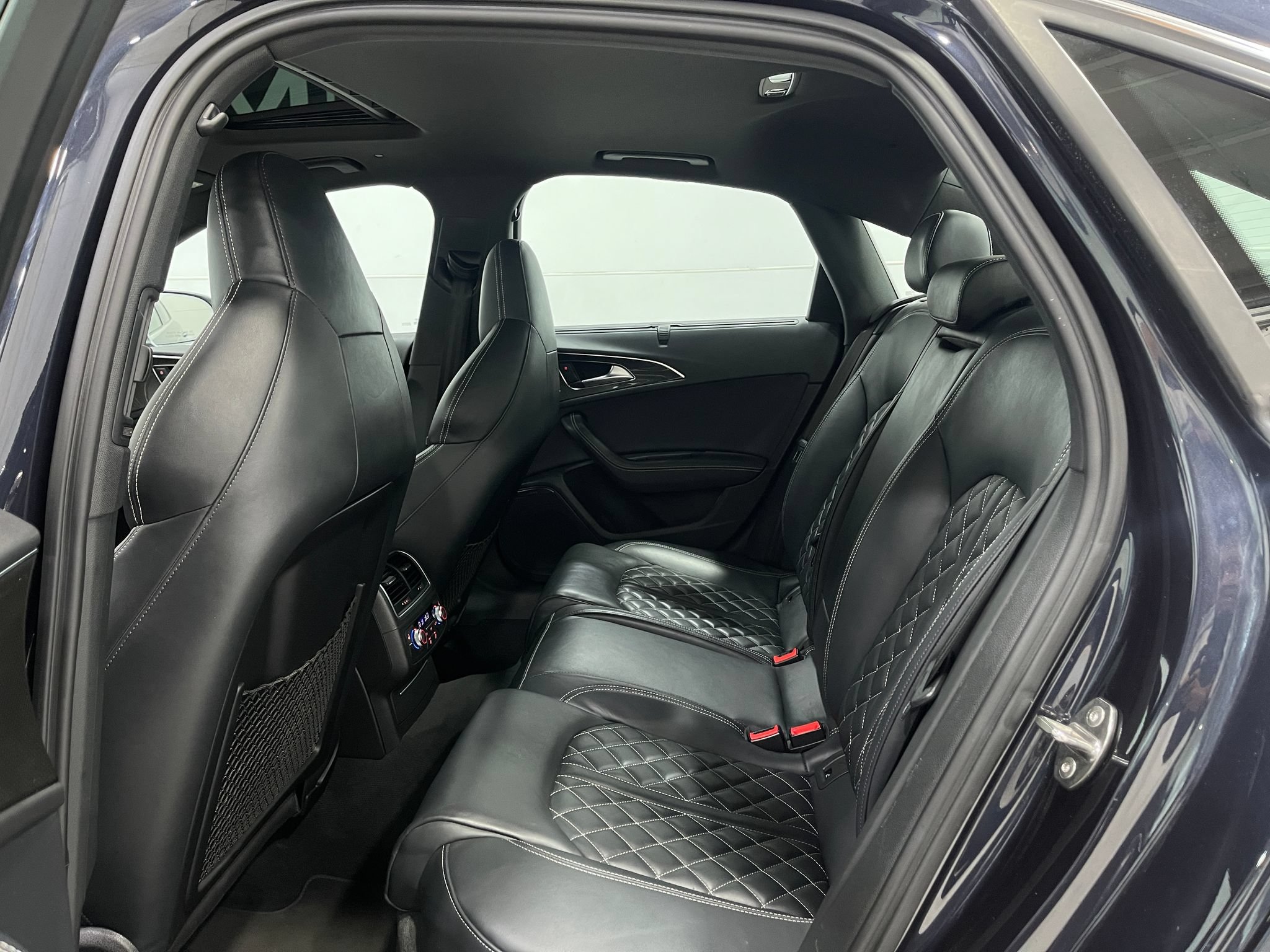 Used 2015 Audi S6 AWD/4WD image 29