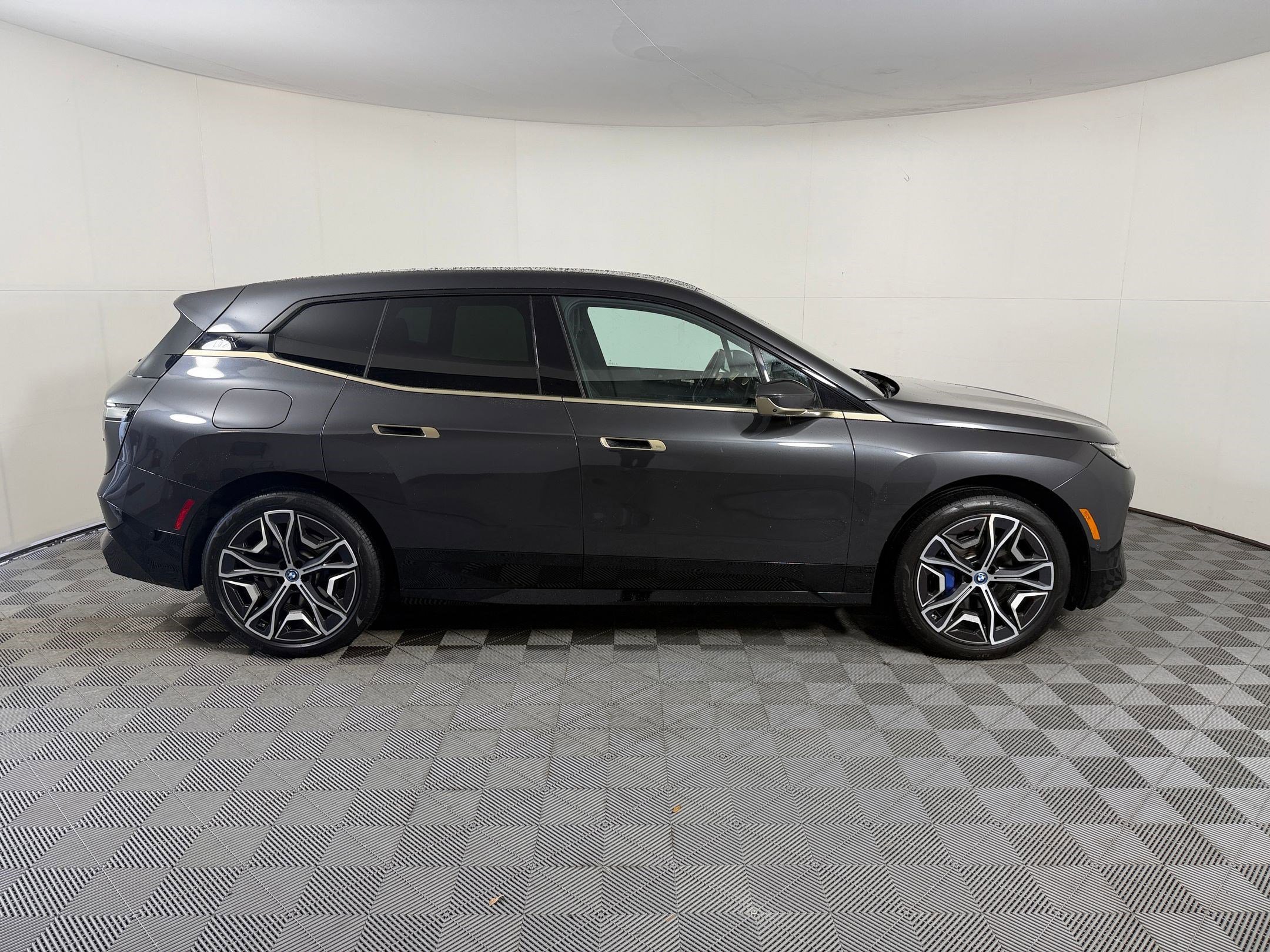 Certified 2024 BMW iX xDrive50 w/ Premium Package AWD/4WD image 8