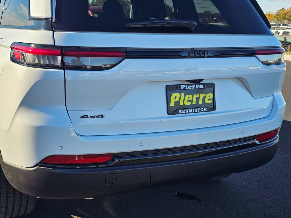 New 2025 Jeep Grand Cherokee Altitude AWD/4WD image 7