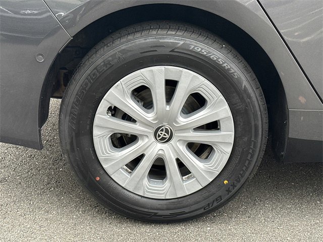 Certified 2022 Toyota Prius LE image 7