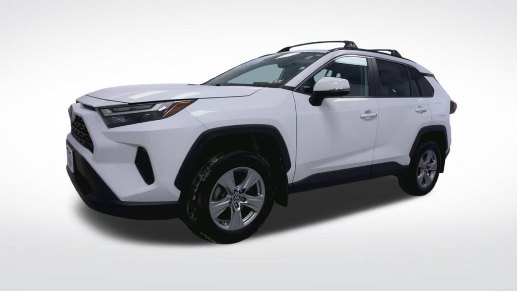 Used 2023 Toyota RAV4 XLE AWD/4WD image 17